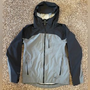 REI Men’s Small Rain Jacket